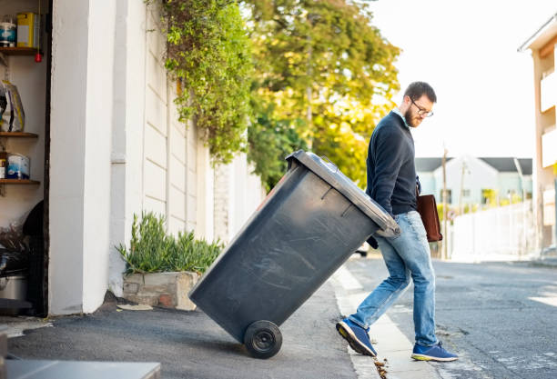 Best Yard Waste Removal  in Bloomington, MN
